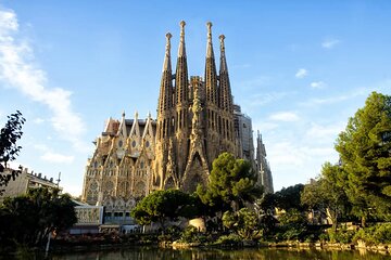 Sagrada Familia: Skip the Line Guided Tour