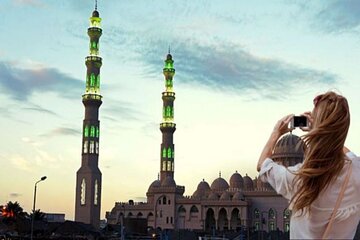 Hurghada Private Tour: City Sights & Shopping