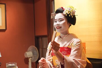 Dinner with Maiko in a Traditional Kyoto Style Restaurant Tour