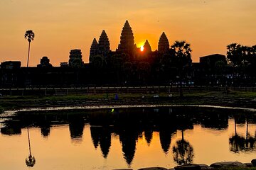 Angkor Wat Sunrise, Angkor Thom, Bayon, Ta Prohm Share Tour 