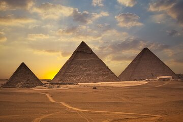 2 Days Private Tour in Giza Pyramids and Cairo