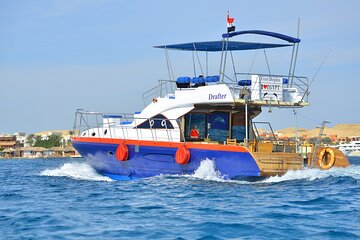 Private Luxury Dolphin House Boat Tour With Lunch - Hurghada