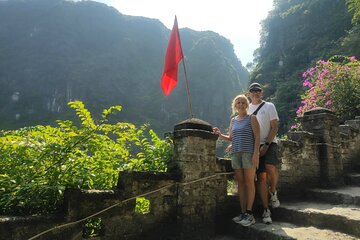 Ninh Binh Day Tour: Hang Mua, Cycling, Trang An and Hoa Lu