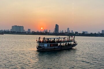 Phnom Penh Sunset Cruise Tour: Freeflow Beers & BBQ buffet