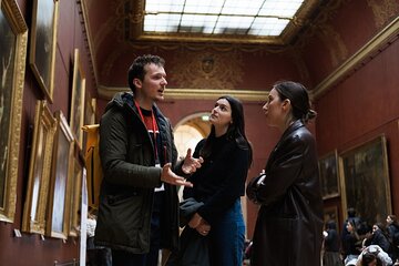 Paris Louvre Museum Private Guided Tour with Pre-Reserved Tickets