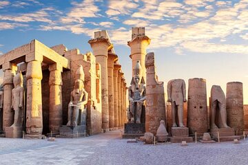 Guided day tour to Valley of the Kings in Luxor from Hurghada