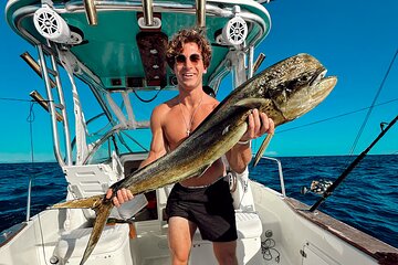 Deep Sea Fishing Private Charter in Tamarindo - 28' Century