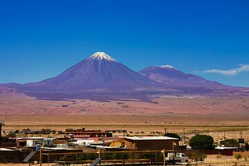 Ascent to the volcano LIcancabur 5920 masl 2 or 3 days