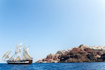 Daily Sunset Sailing Cruise Tour in Santorini