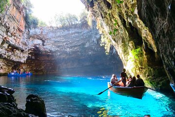Argostoli Shorex: Drogarati & Melissani Caves with Wine Tasting
