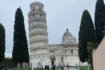 Private Tour to Pisa and Lucca in English Español and Purtuguês