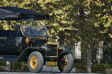 Lisbon Historical Vintage Tour: Romantic Lisbon