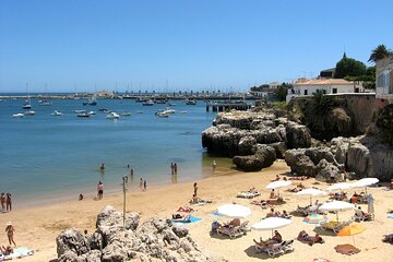 Private day trip from Lisboa to Cascais & Sintra, local driver
