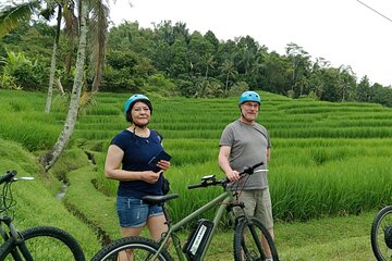 Jatiluwih full day e-bike cycling with lunch & trekking program