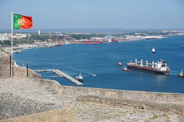 Private day trip from Lisboa to Evora, Setubal and back