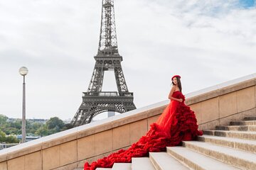 Private Photoshoot Experience of Eiffel Tower in Princess Dress