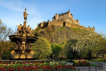 Edinburgh Must-See Attractions Walking Tour With A Guide