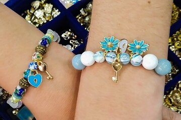 Manufacturing of Customizable Bracelets in Paris