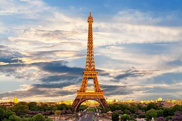Private Self-guided Audio Tour of the Eiffel Tower (no ticket)