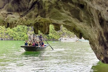 Ha Long Bay Full Day Cruise Includes Transport, Kayak