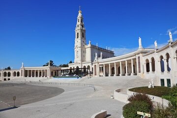 Fátima, Batalha, Nazaré & Óbidos | Private Day Tour with Tickets 