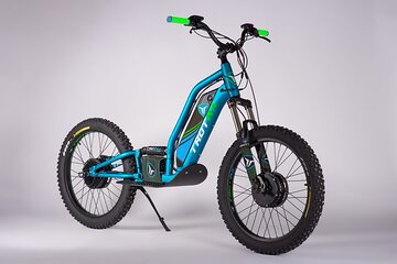 Extreme e-scooter off-road excursions