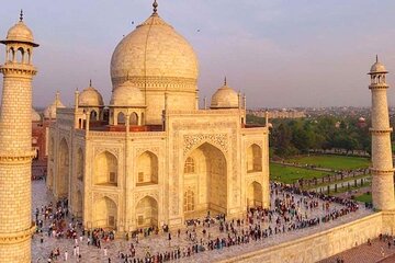 From Delhi: Taj Mahal & Agra Private Day Trip with Transfers
