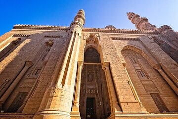 El Sultan Hassan Mosque Tour with Pickup & Drop-Off