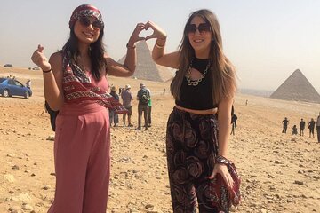 Private Giza Pyramids and Egyptian Museum Tour with Dinner at Nile Cruise