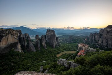 2-Day Guided Tour to Meteora from Athens with Accommodation