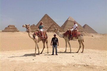 Private Full Day Tour to Giza Pyramids with Pickup and Lunch