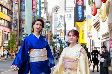 Private Kimono Cultural and Historical Walk in Kabukicho
