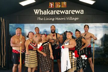 From Auckland: Rotorua Māori Village & Polynesian Spa Tour