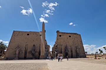 Private Full Day Tour of Luxor West and East Bank Tombs & Temples