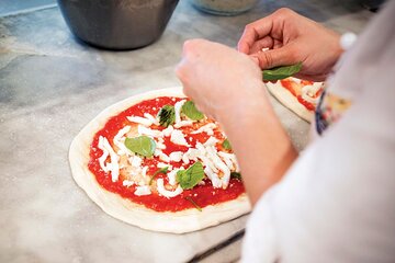 Naples Pizza Secrets Class with Tastings at a Historic Pizzeria