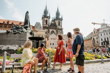 5 hour Prague City Highlights Tour w/ Local Lunch & a Snack Incl.