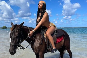 Horseback Ride and Swim Plus Dunns River from Montego Bay 