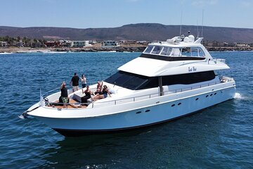 85 ft Lazzara Luxury Yacht Rental in Newport Beach