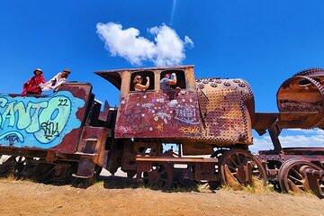 Full Day Tour in Salar de Uyuni with Photoshoot