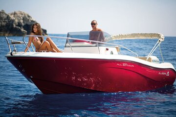 Private Capri daily Tour from Sorrento by 21ft boat