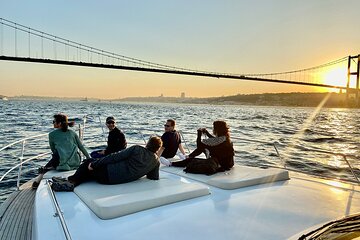 Sunset Bosphorus Yacht Tour in Istanbul