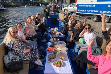 Open Dutch Boat! Silent electric drive. Nice cosy boat ride... 