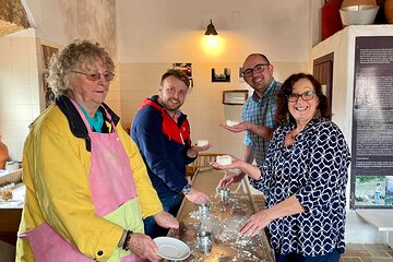Private Azeitão Cheese Workshop, Wine & Sesimbra Tour from Lisbon