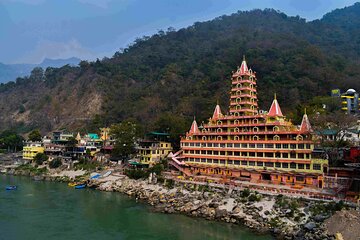 Spiritual Walk With The Most Famous Ganga Aarti In Rishikesh 