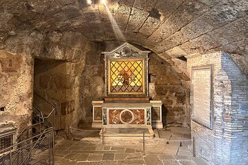 Mamertine Prison and Catacombs small group tour with driver