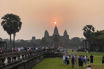 Angkor Wat Sunrise Tour