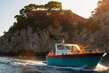 7 Hour Boat Tour in Sorrento Coast and Capri Sunset and Night