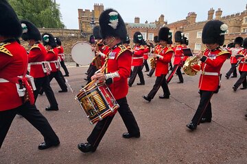 Changing of the Guard Walking Tour in London