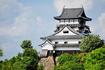 Explore-Castles Tour in Samurai City Aichi Using Local Train