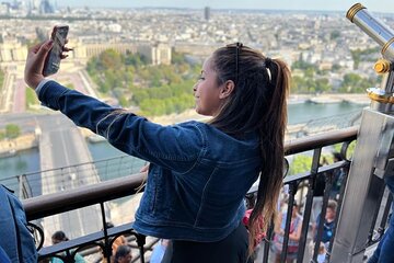 Paris Tour Half Day Experience with Brazilian Tour Guide